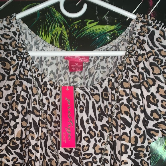 Women’s Blouse - Picture 6 of 6